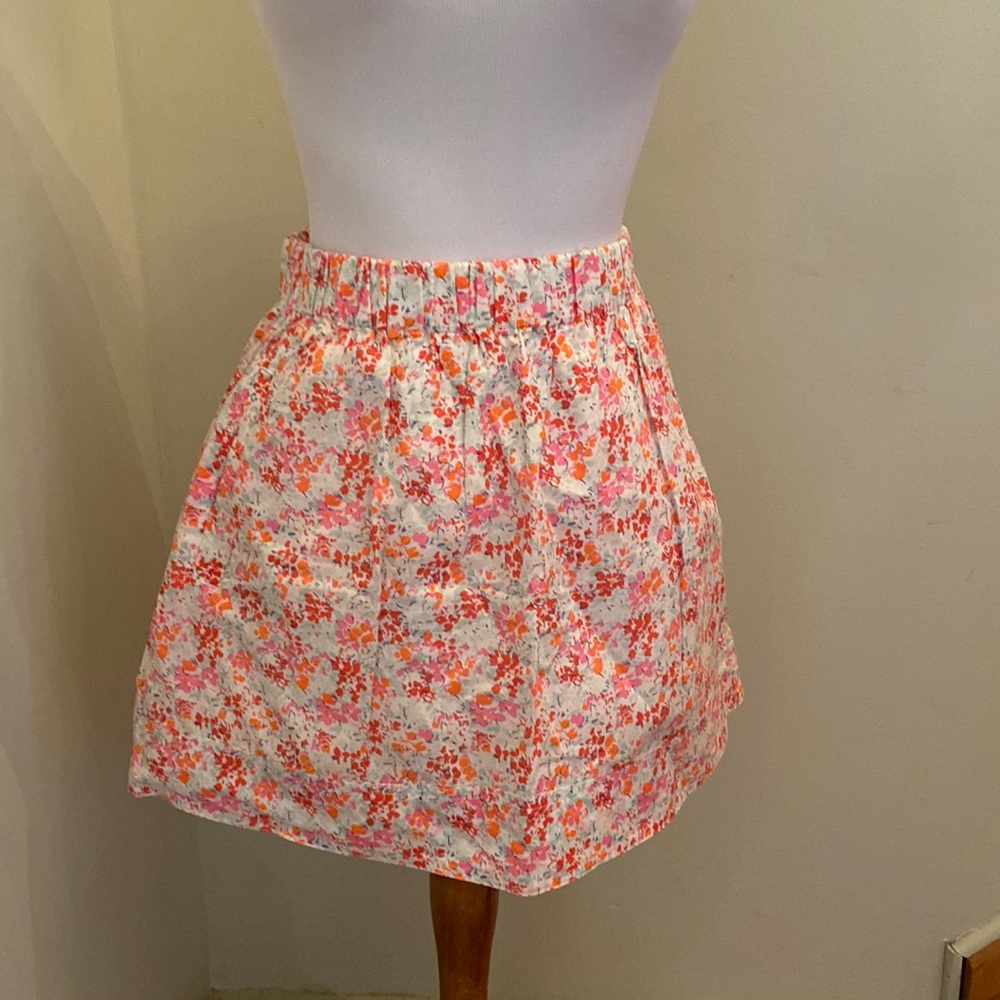 NWT  J Crew floral skirt. Size M